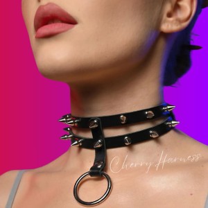 OBROŻA CHOKER NASZYJNIK ZE STOŻKAMI ZE SKÓRY NATURALNEJ