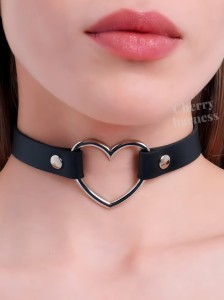 OBROŻA CHOKER NASZYJNIK Z SERDUSZKIEM